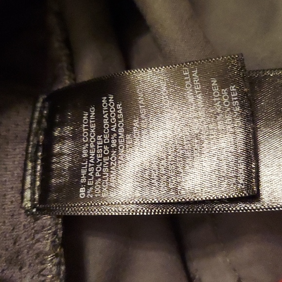 Men's North Face shorts - Picture 7 of 7